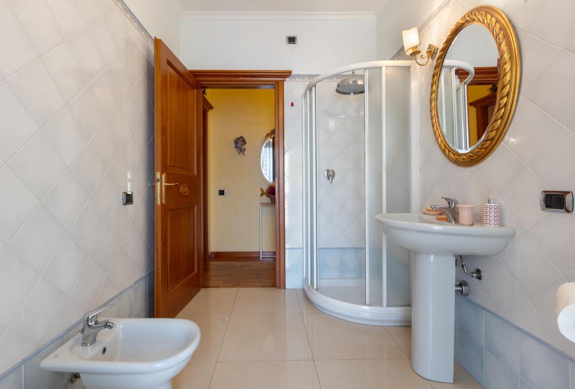 Апартаменты La Casa Di Tonina Куарту-Сант'Элена Экстерьер фото