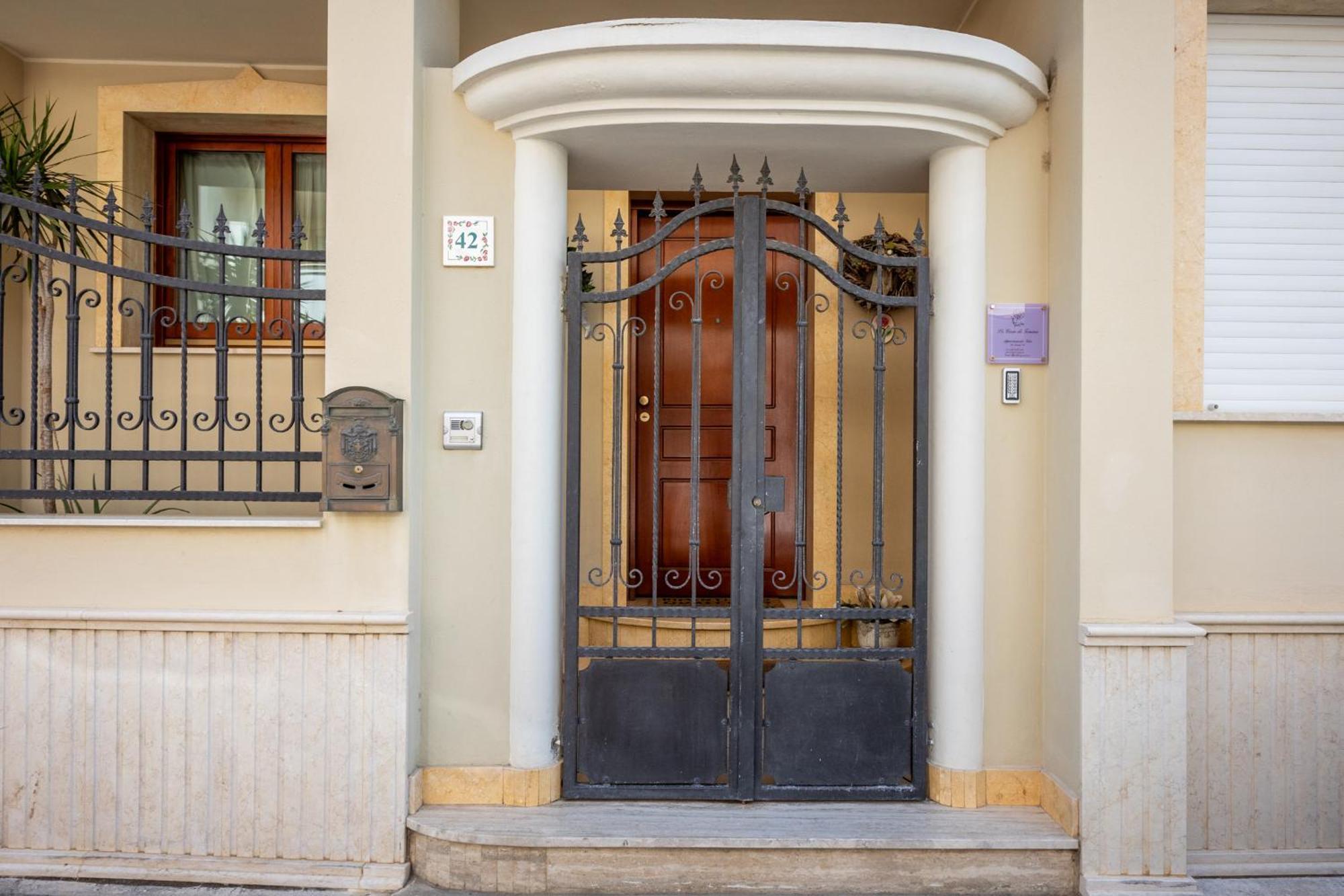 Апартаменты La Casa Di Tonina Куарту-Сант'Элена Экстерьер фото